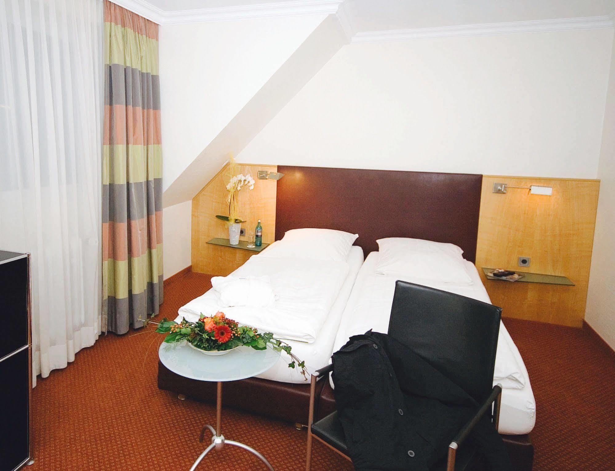 Hotel Menge "An Der Schlacht" Arnsberg Ngoại thất bức ảnh