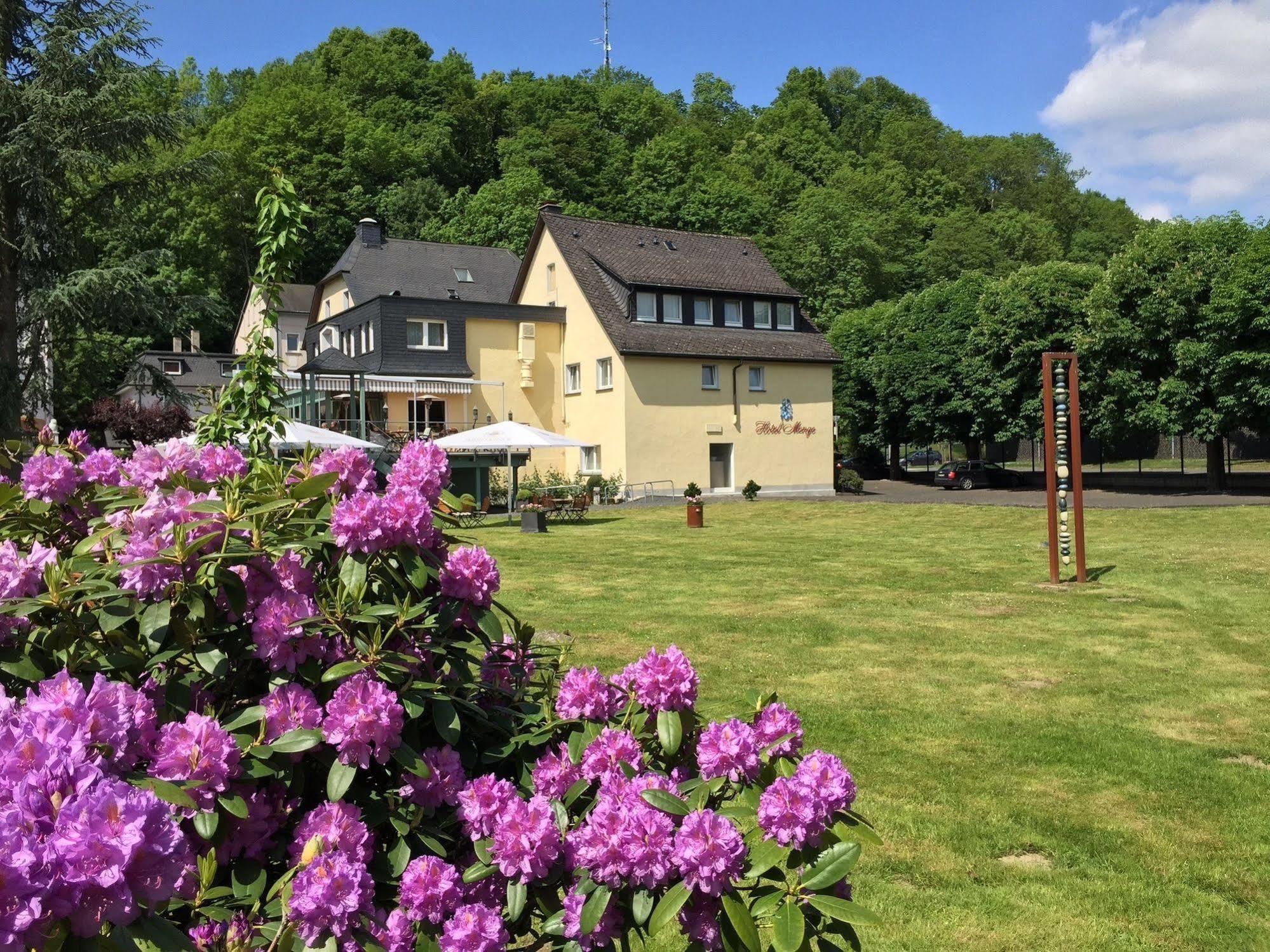 Hotel Menge "An Der Schlacht" Arnsberg Ngoại thất bức ảnh